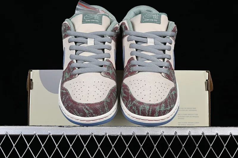 All categories Nk SB Dunk Series Nk SB Dunk Low low-top sneakers J version Crenshaw Skate Club x Nk SB Dunk Low joint model SB low-top sports and leisure sneakers FN4193-100
